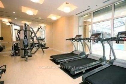 2 Bedrooms Condo at 38 Grenville,  Toronto For sale
