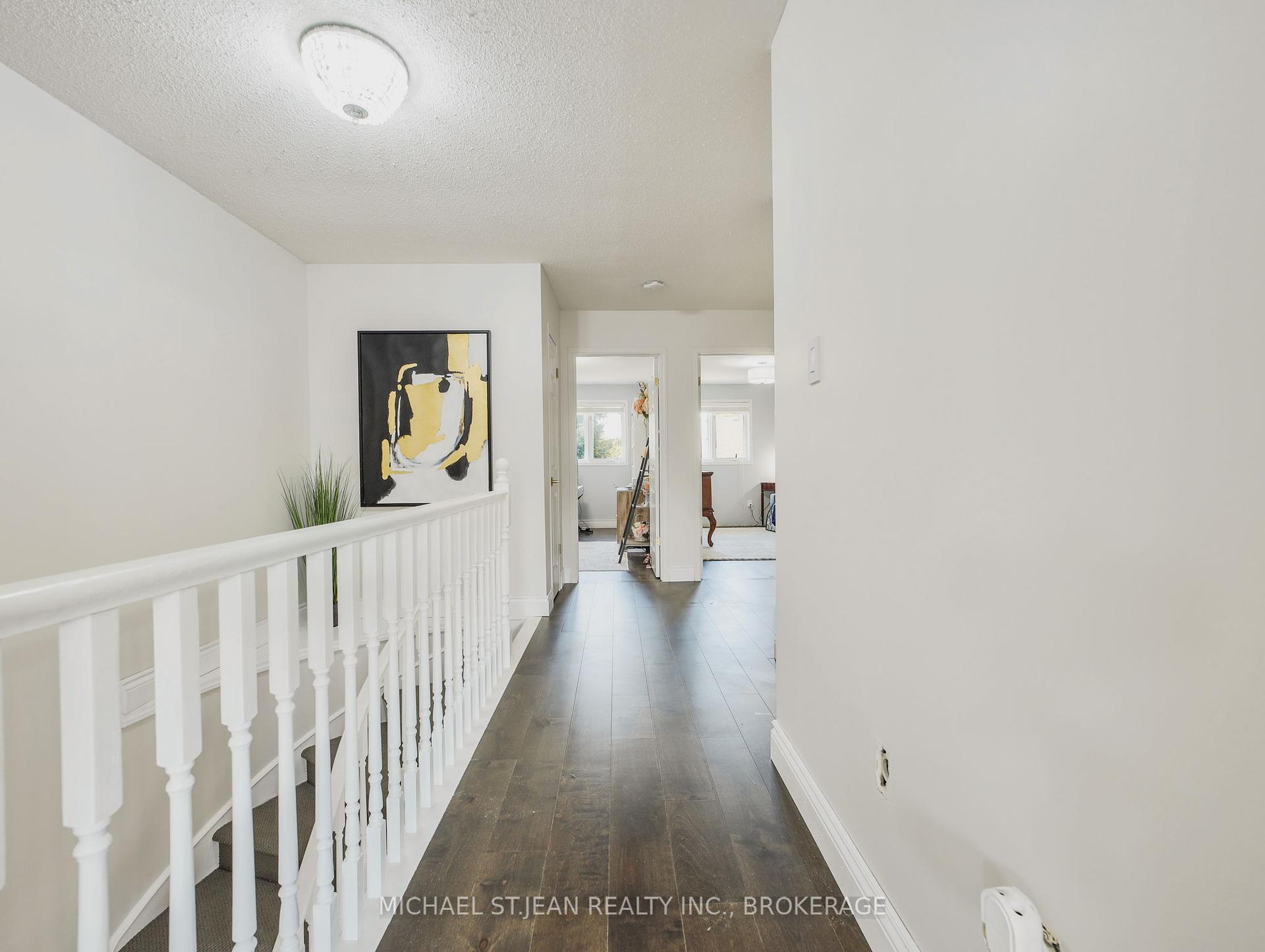 3 Bedrooms Condo at 1889 Upper Wentworth, Hamilton For sale