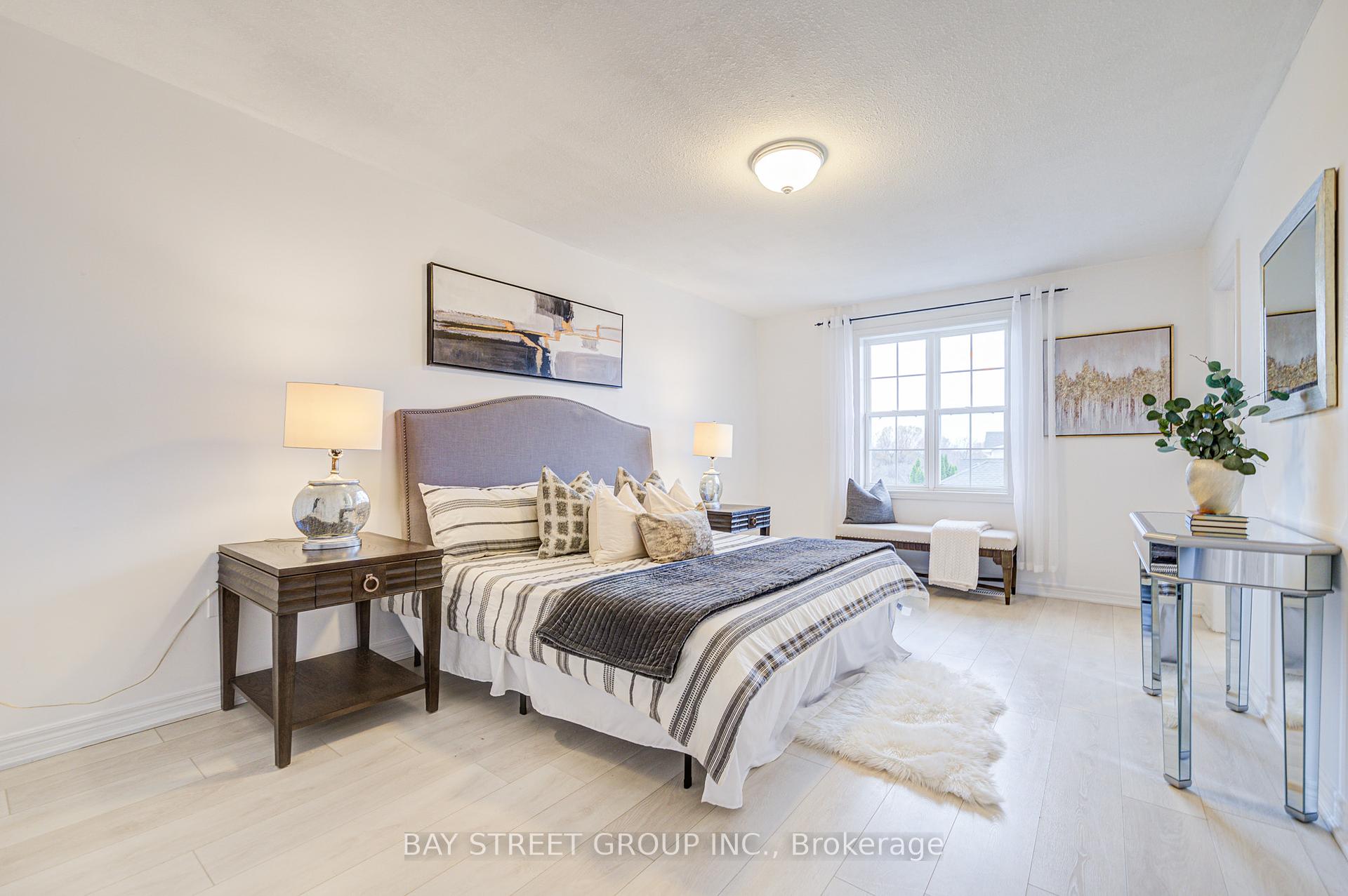 2 Bedrooms Condo at 1085 Harrogate, Hamilton For sale
