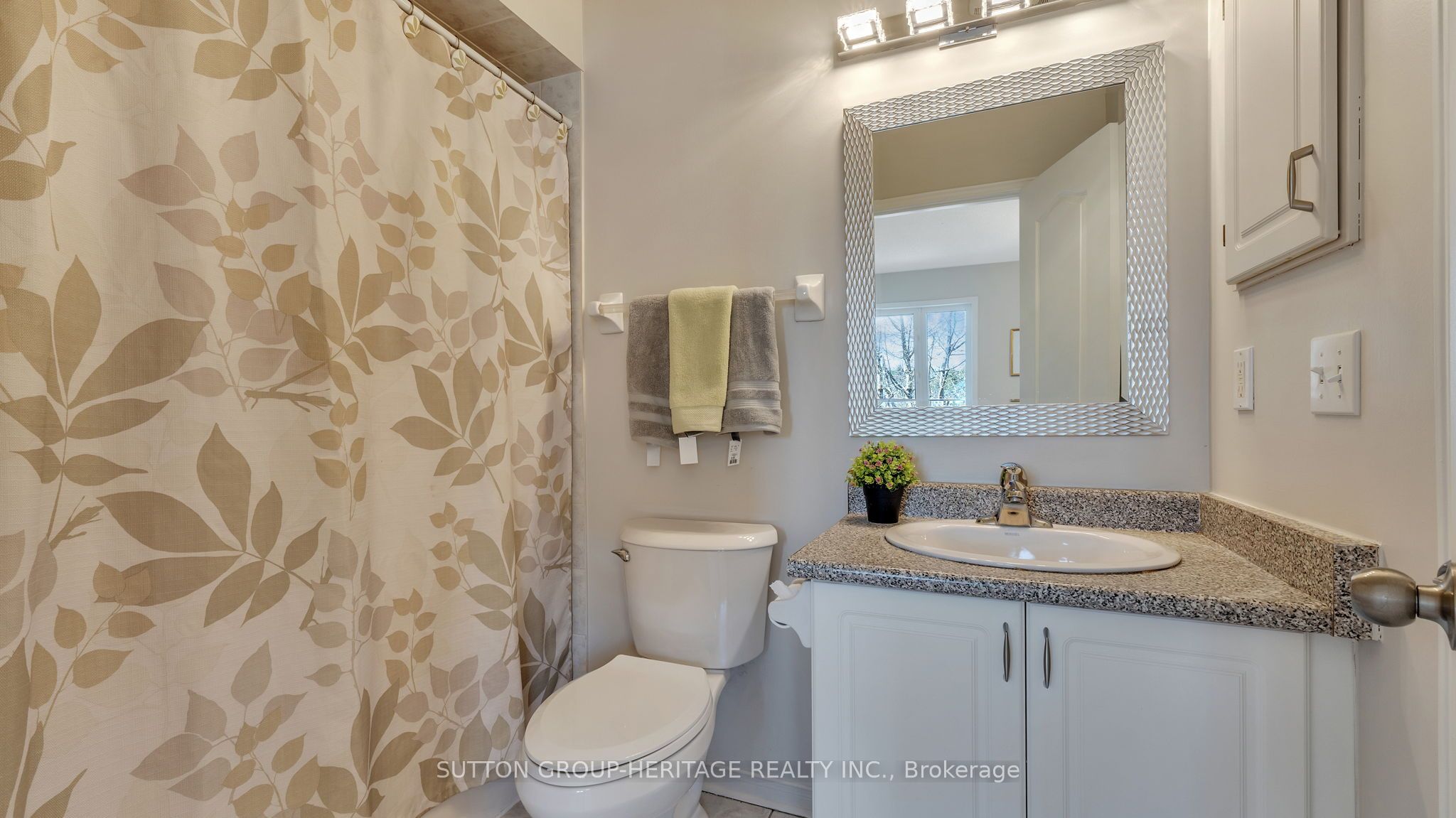 42 Odessa Crescent, Whitby, ON L1R 3N9