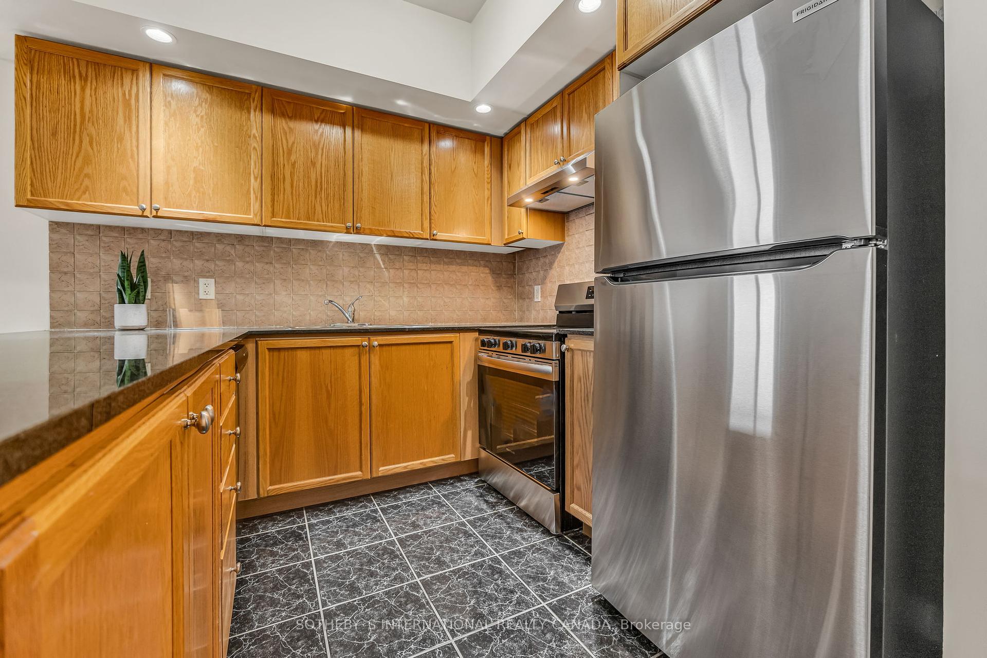 3 Bedrooms Condo at 5233 Dundas,  Toronto For sale