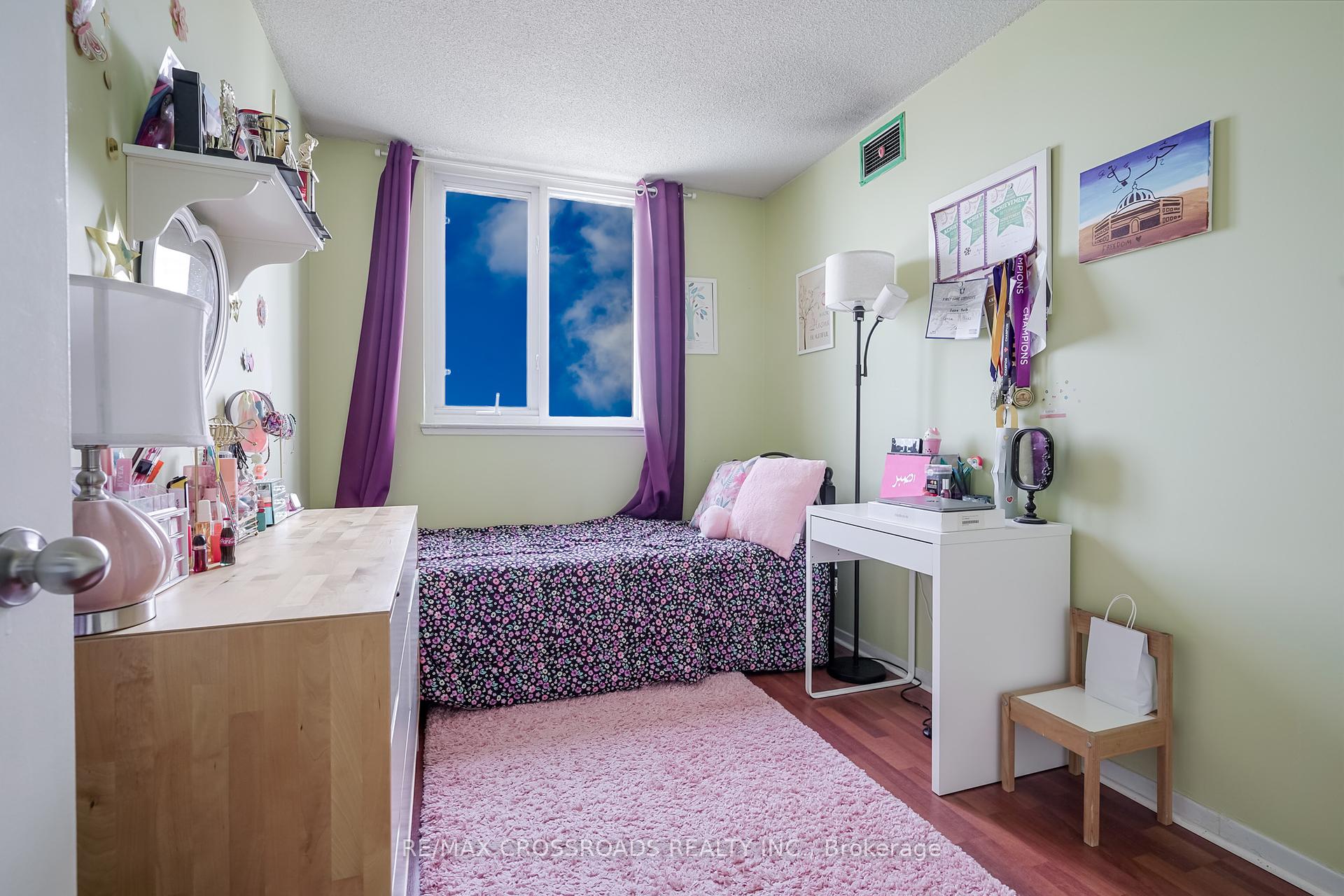 3 Bedrooms Condo at 15 Sewells, Toronto For sale