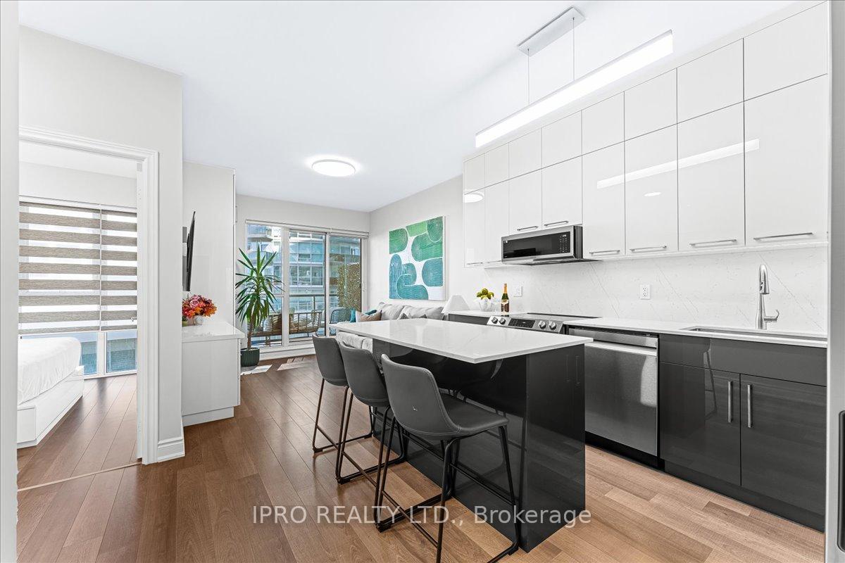 1 Bedroom Condo at 39 ANNIE CRAIG, Toronto For sale