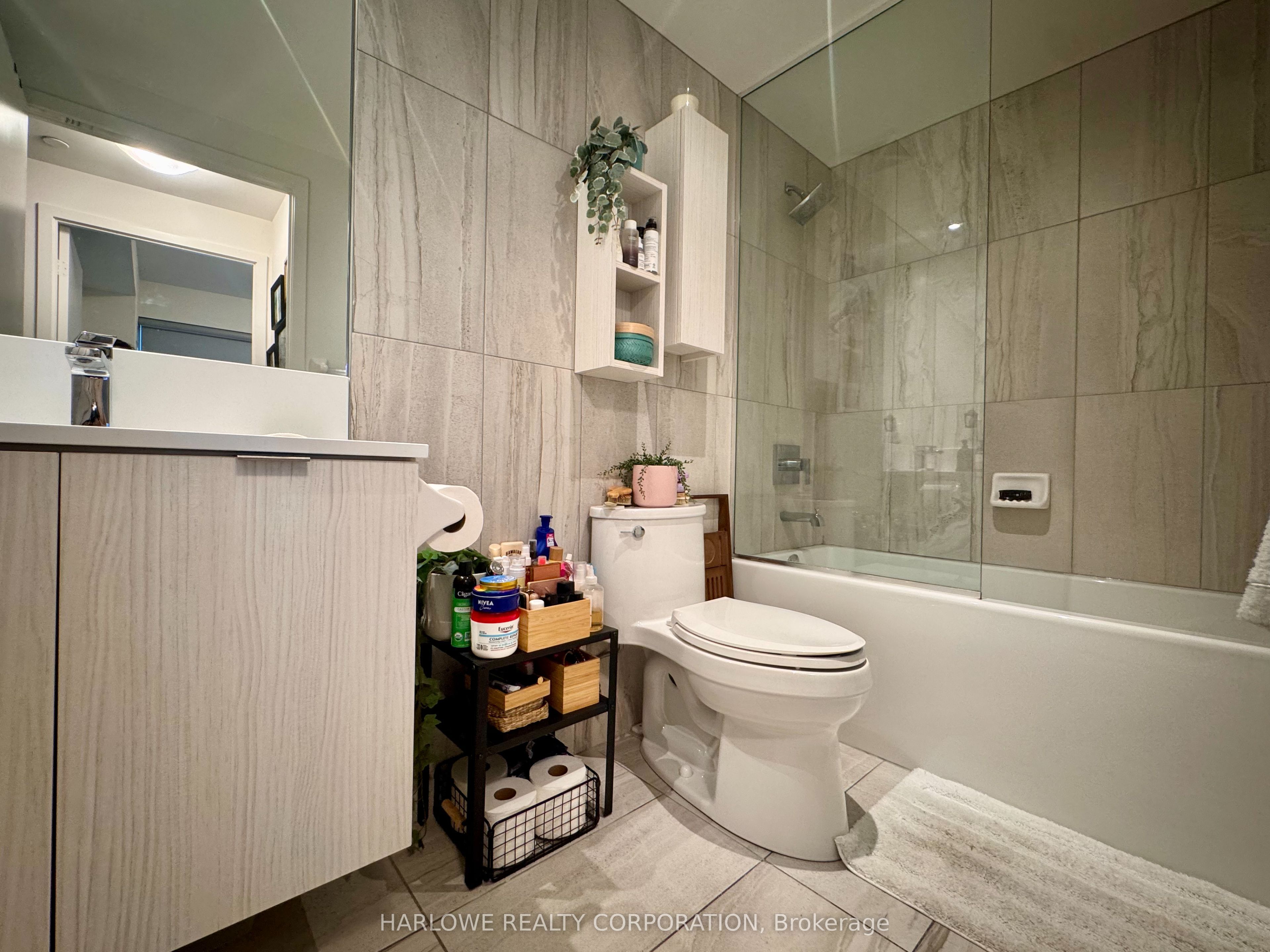99 Broadway Avenue #1207 Nt, Toronto C10 Mount Pleasant West
