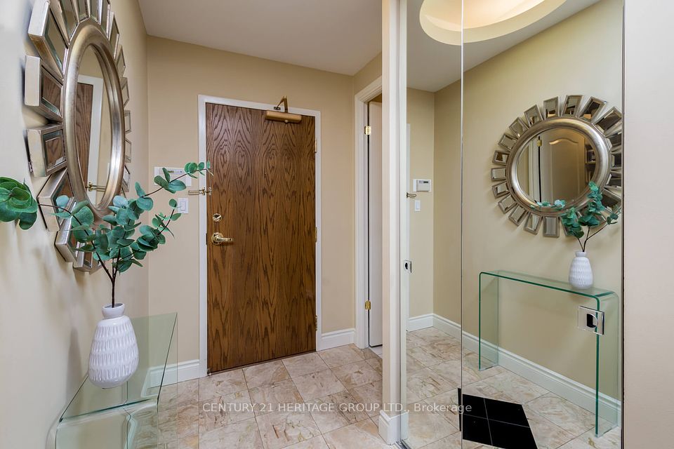 #306 - 11 William Carson Crescent, Toronto, ON M2P 2G1