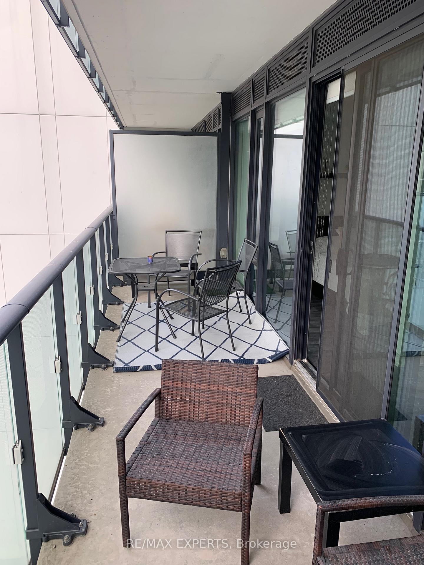 1 Bedroom Condo at 185 Roehampton, Toronto For sale