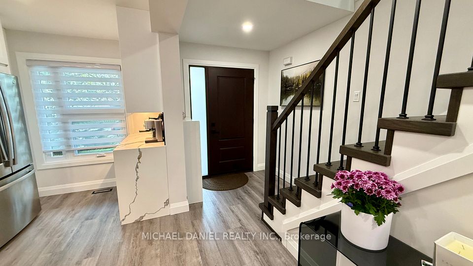 2097 CHRISDON Road, Burlington, ON L7M 3S3