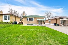 61 Sharbot Avenue