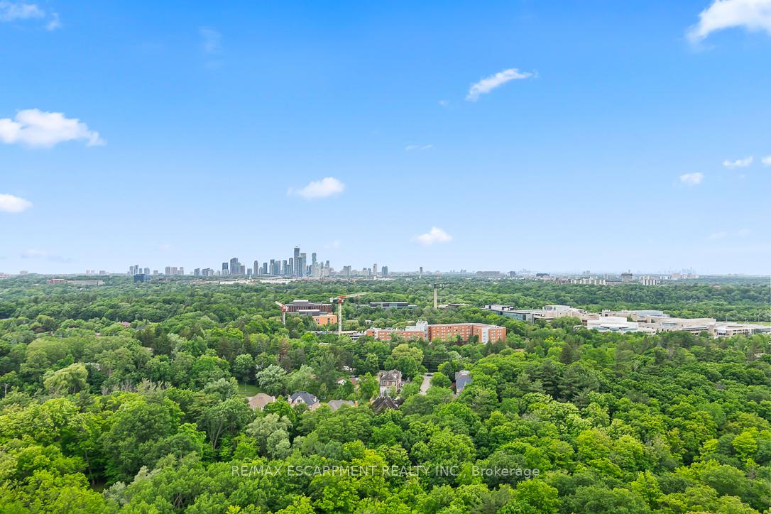 1 Bedroom Condo at 1900 The Collegeway, Mississauga For sale
