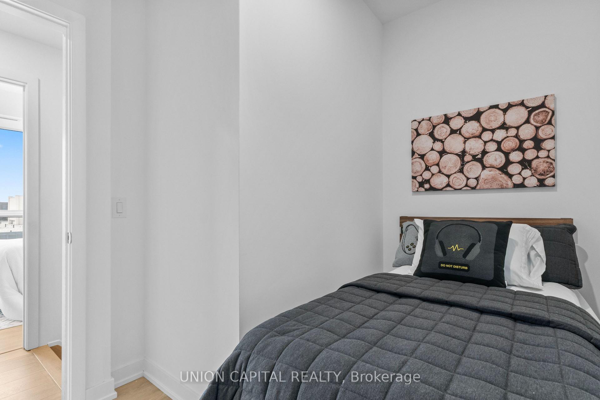 2 Bedrooms Condo at 1100 Sheppard, Toronto For sale