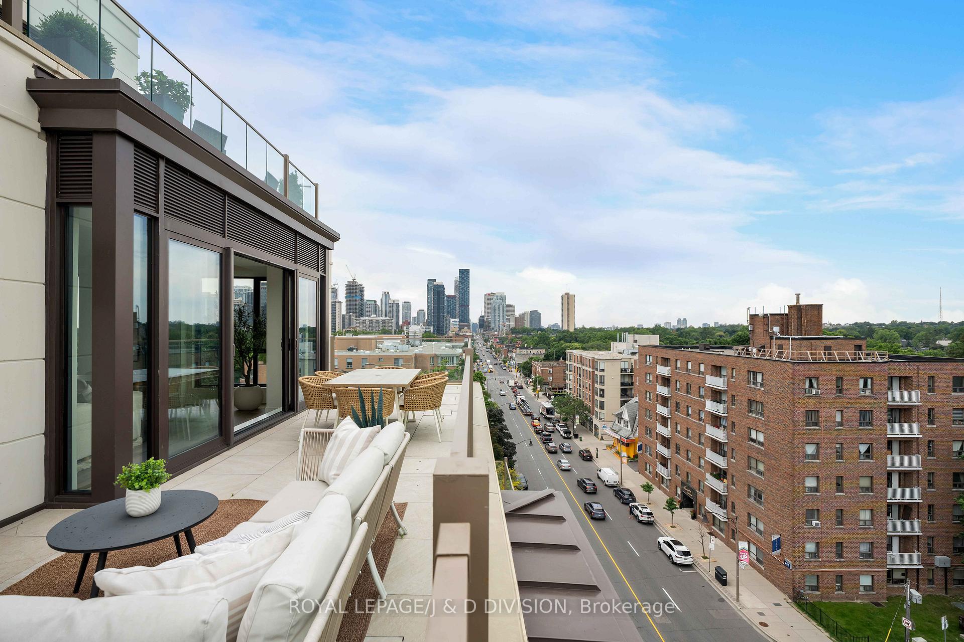 3 Bedrooms Condo at 1 Strathgowan, Toronto For sale