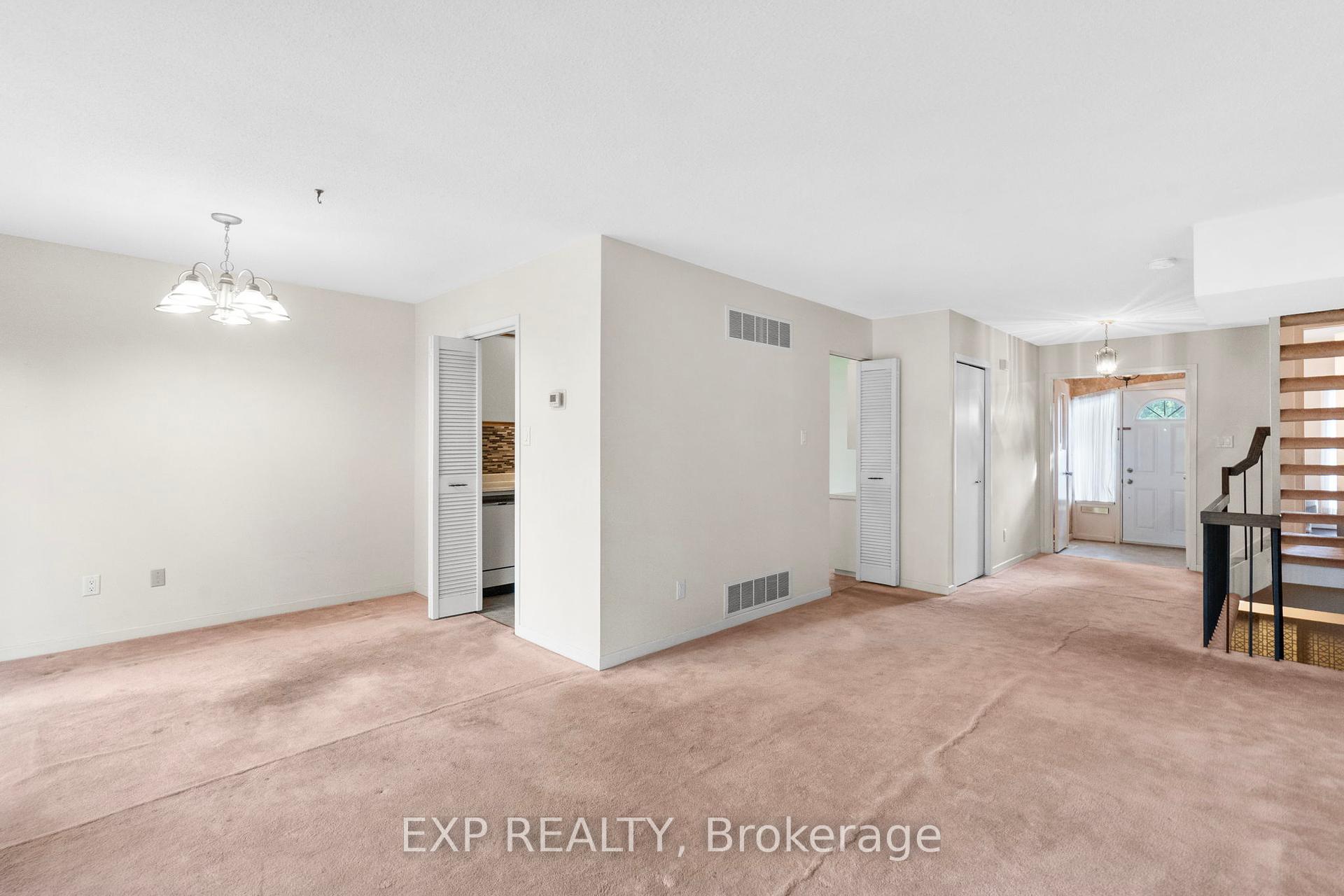 3 Bedrooms Condo at 108 Flaming Rose, Toronto For sale