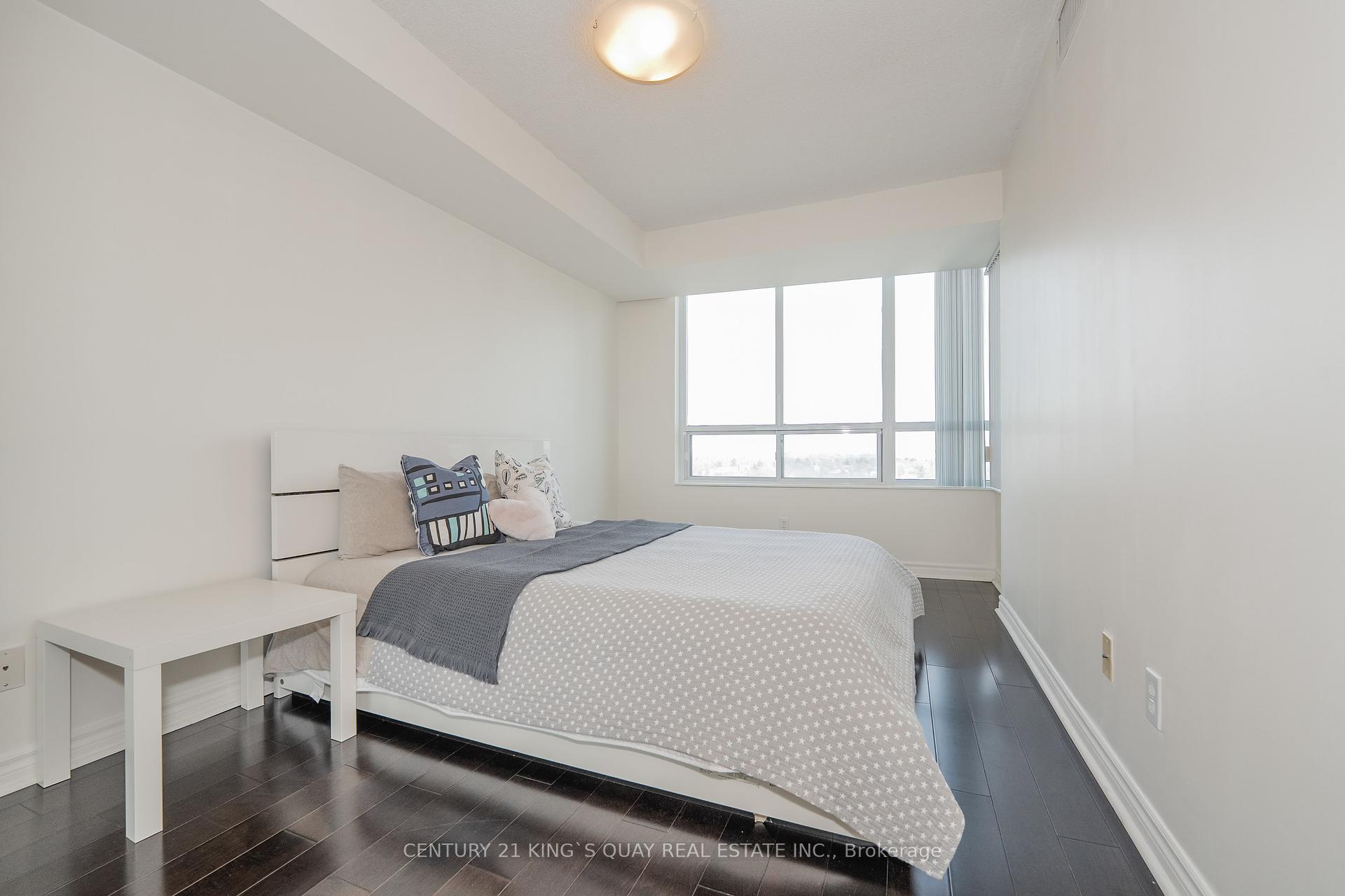 3 Bedrooms Condo at 18 Spring Garden, Toronto For sale