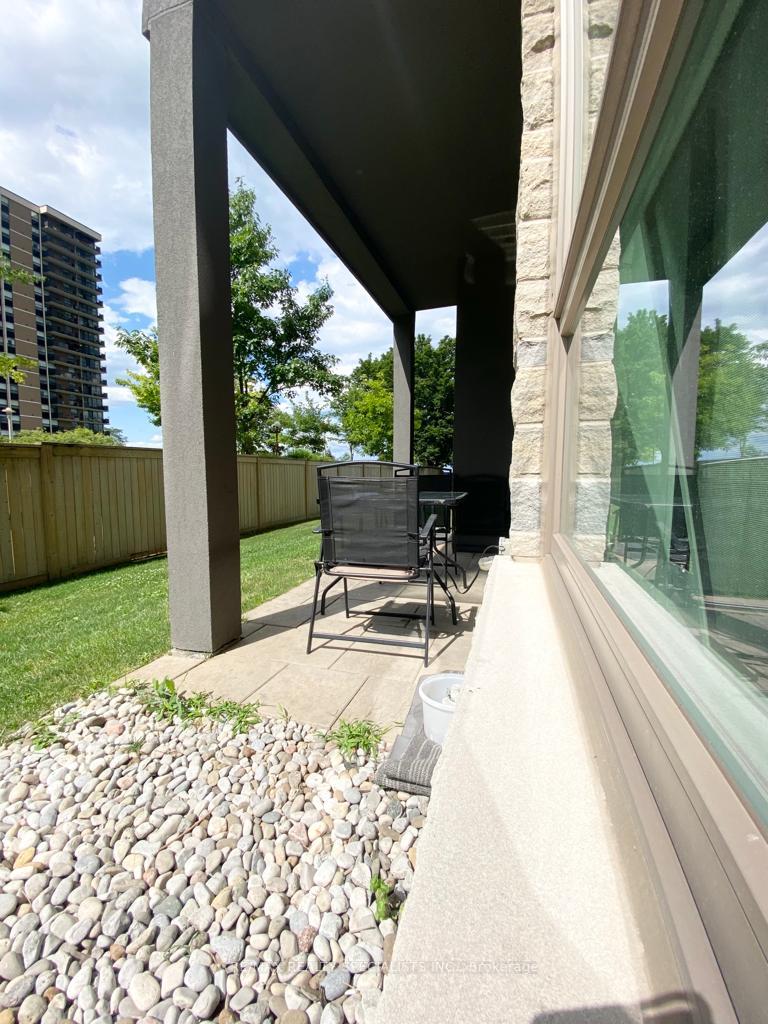 1 Bedroom Condo at 35 Southshore,  Hamilton For sale