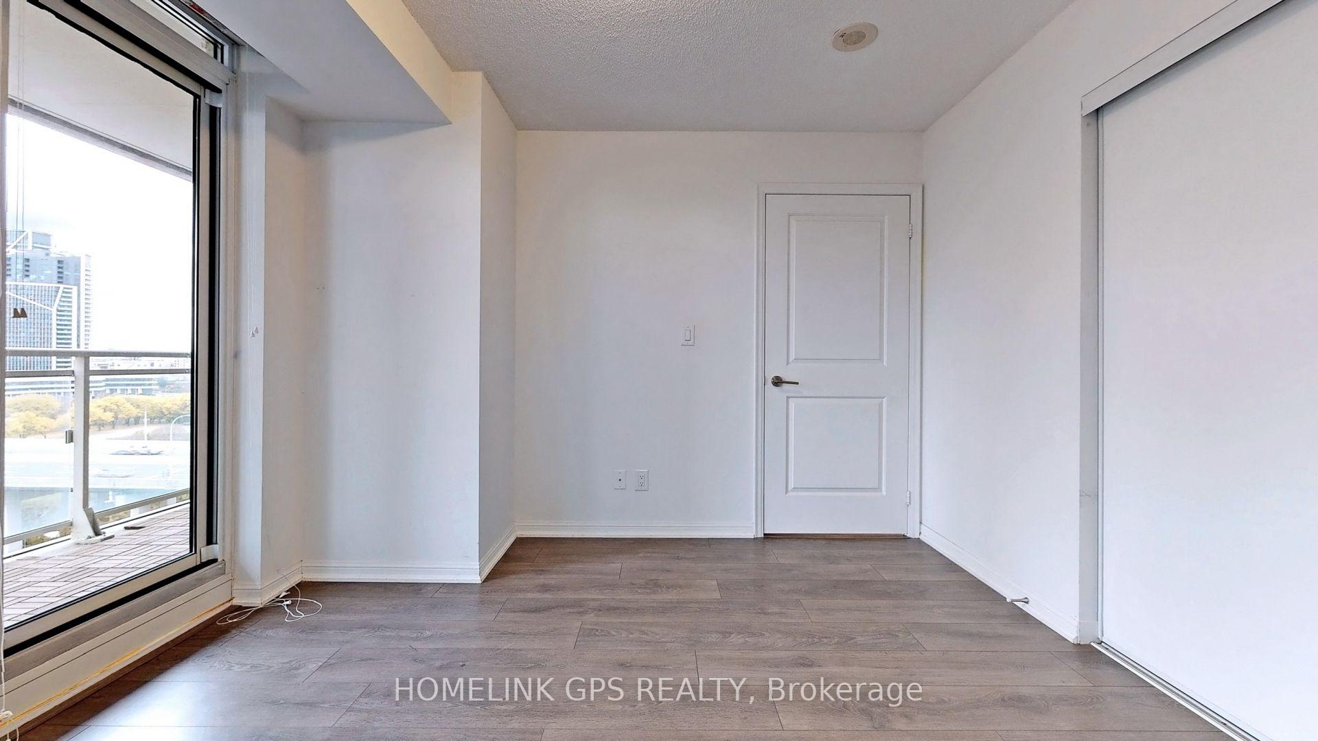 2 Bedrooms Condo at 35 Bastion, Toronto For sale