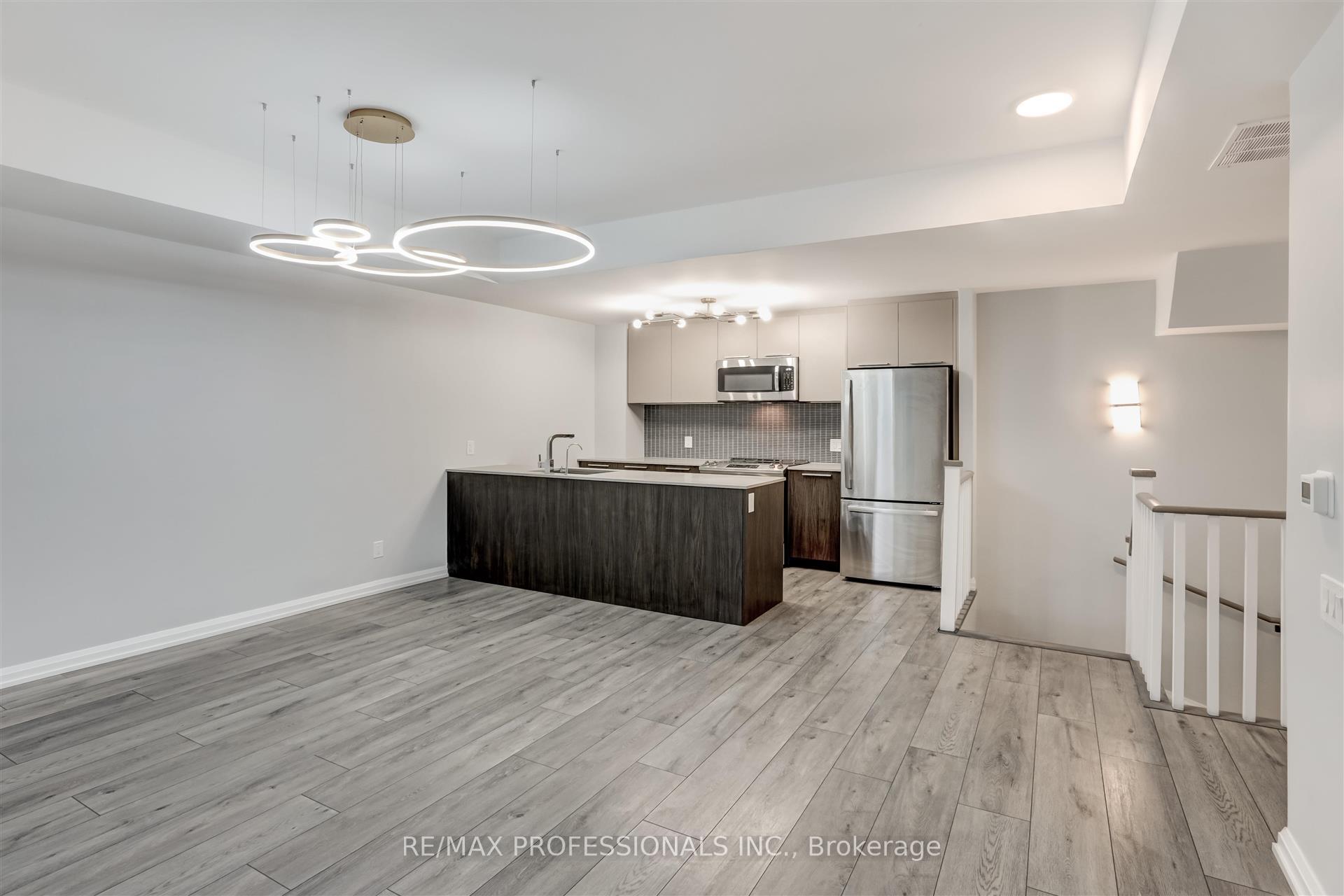 3 Bedrooms Condo at 10 Brin, Toronto For sale