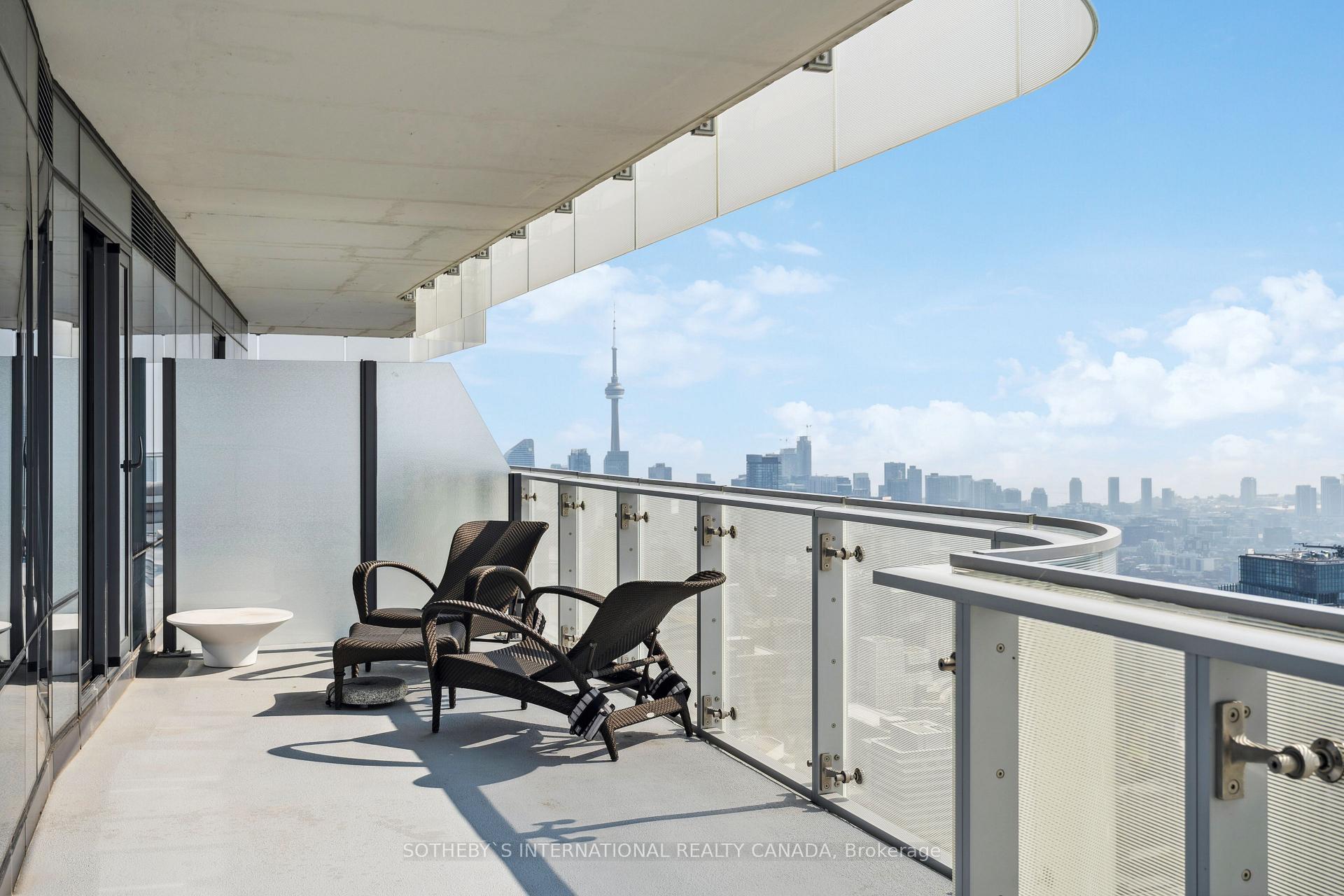 3 Bedrooms Condo at 1 Bloor,  Toronto For sale