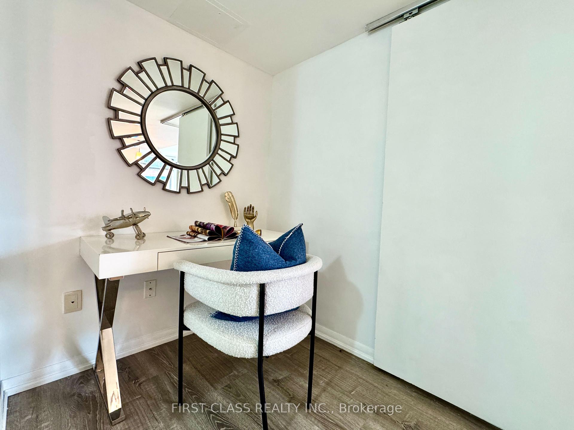 3 Bedrooms Condo at 38 Grenville, Toronto For sale