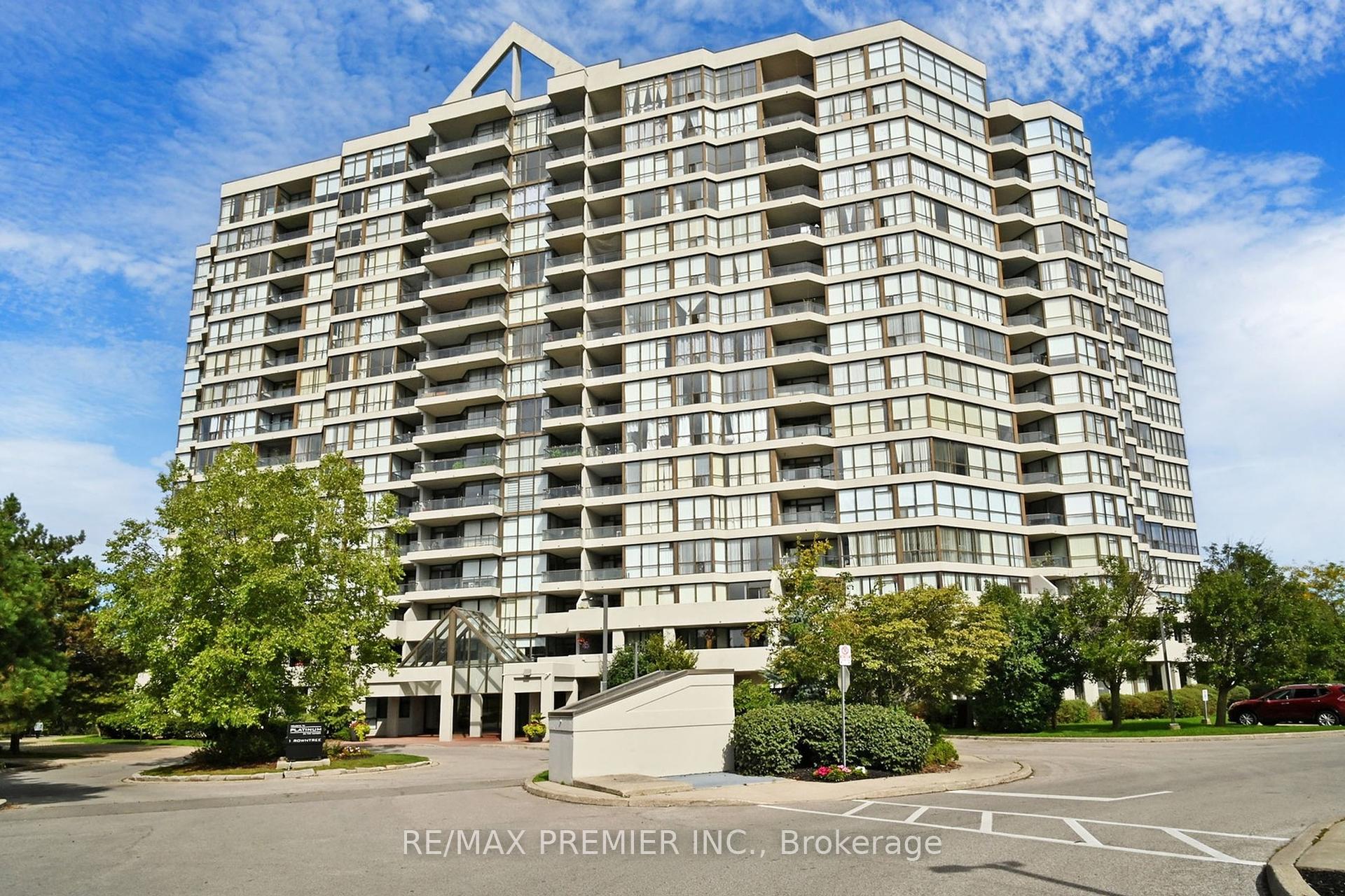 3 Bedrooms Condo at 1 Rowntree, Toronto For sale