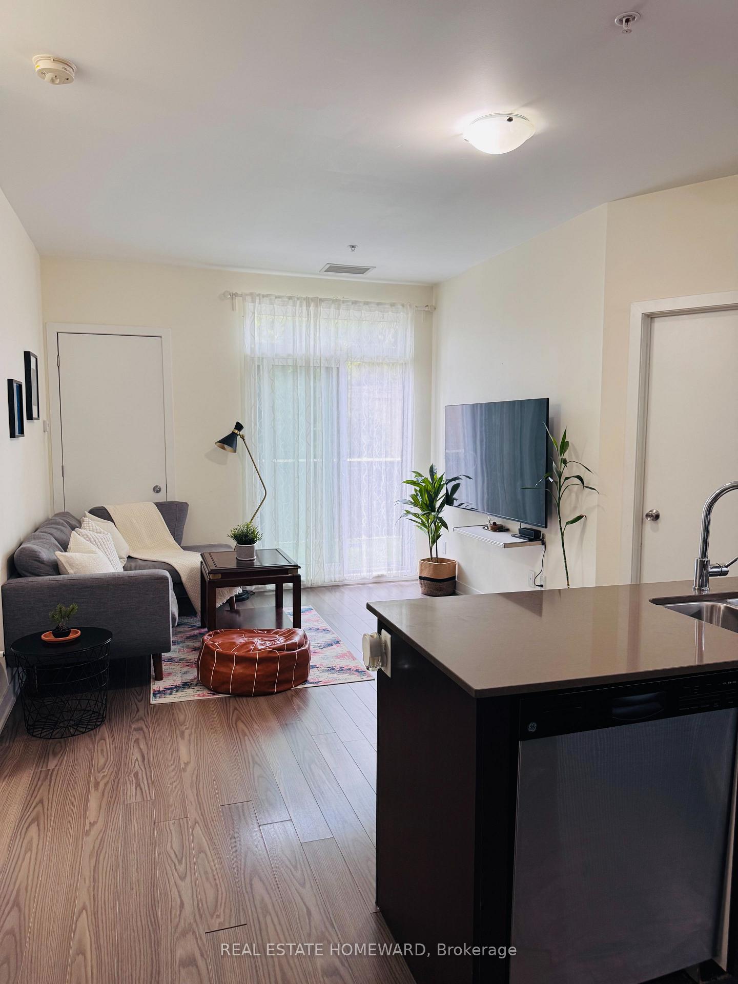 2 Bedrooms Condo at 3560 St Clair Ave, Toronto For sale