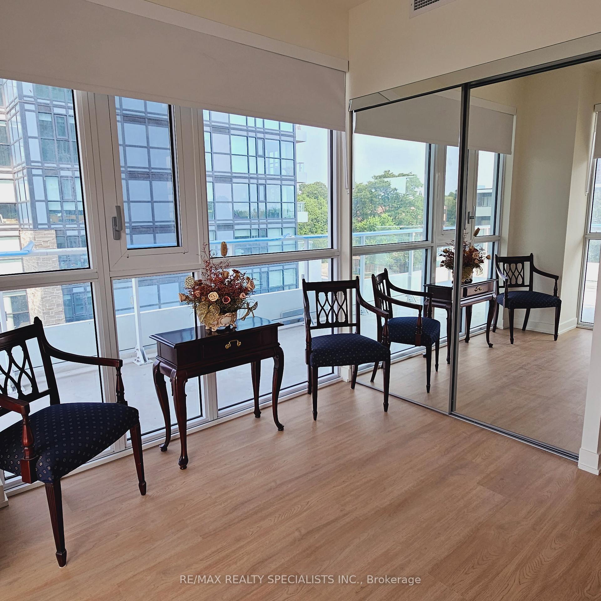 3 Bedrooms Condo at 10 DEERLICK, Toronto For sale