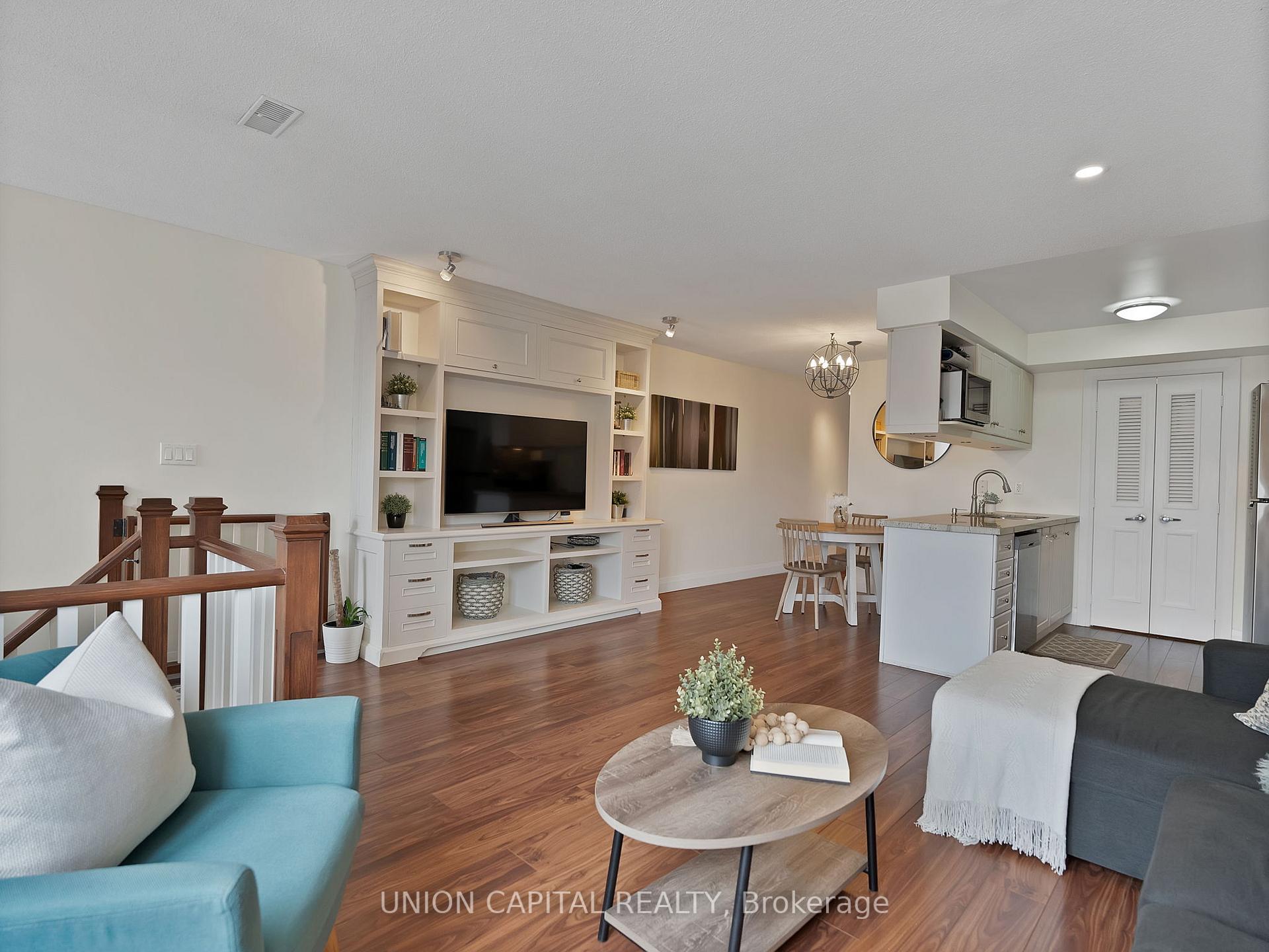 2 Bedrooms Condo at 72 Aerodrome, Toronto For sale