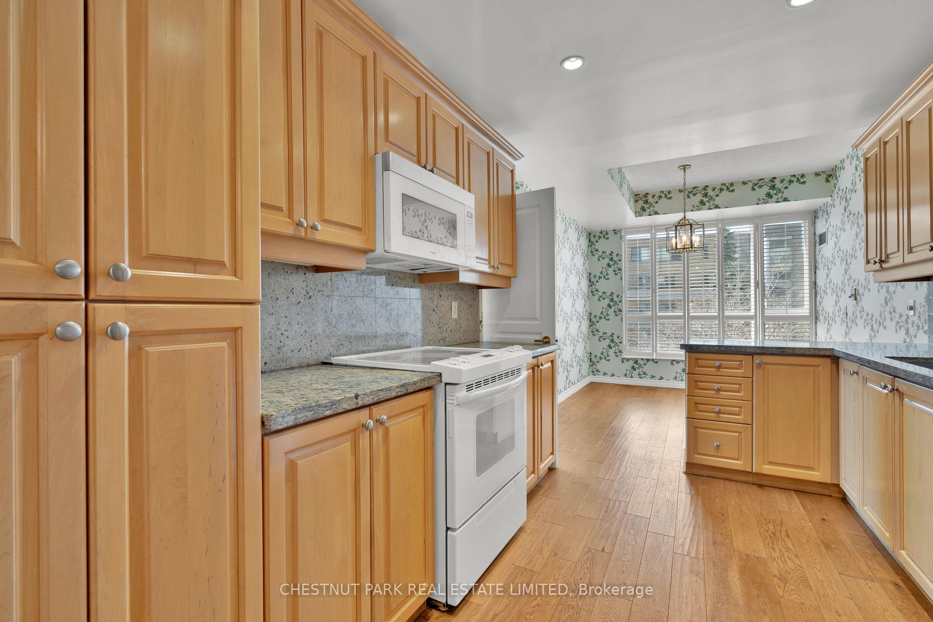 3 Bedrooms Condo at 2662 Bloor, Toronto For sale