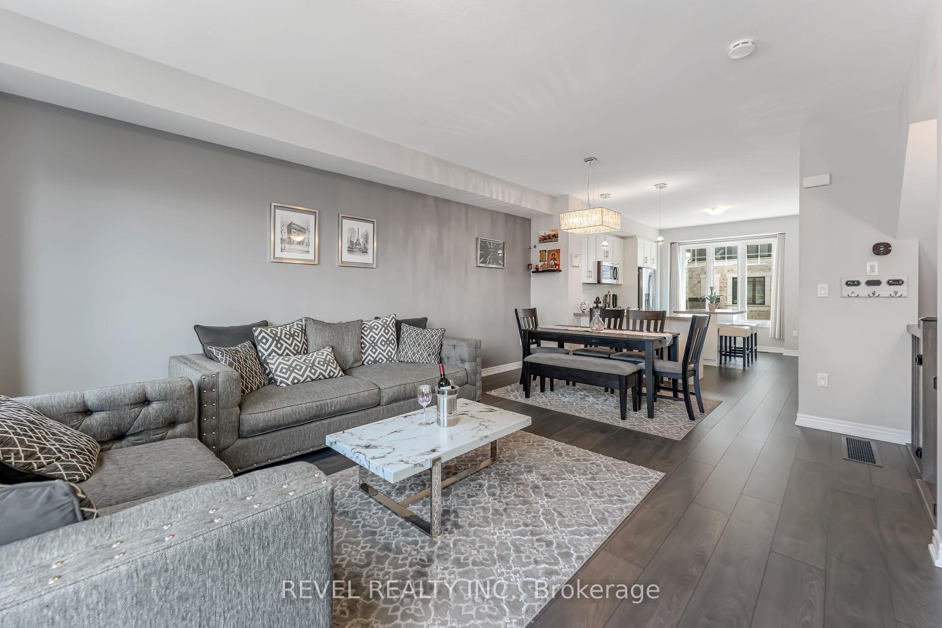 3 Bedrooms Condo at 288 Glover, Hamilton For sale