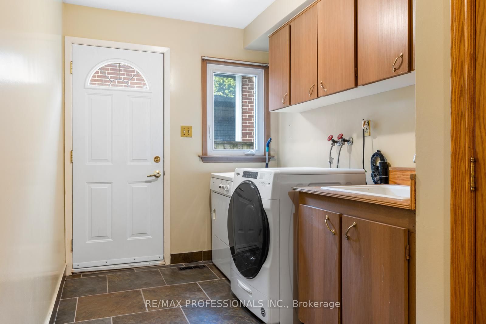 15 Warrender Avenue