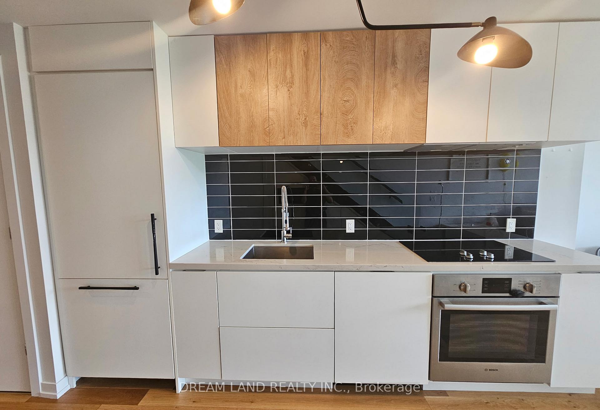 2 Bedrooms Condo at 35 Wabash, Toronto For sale