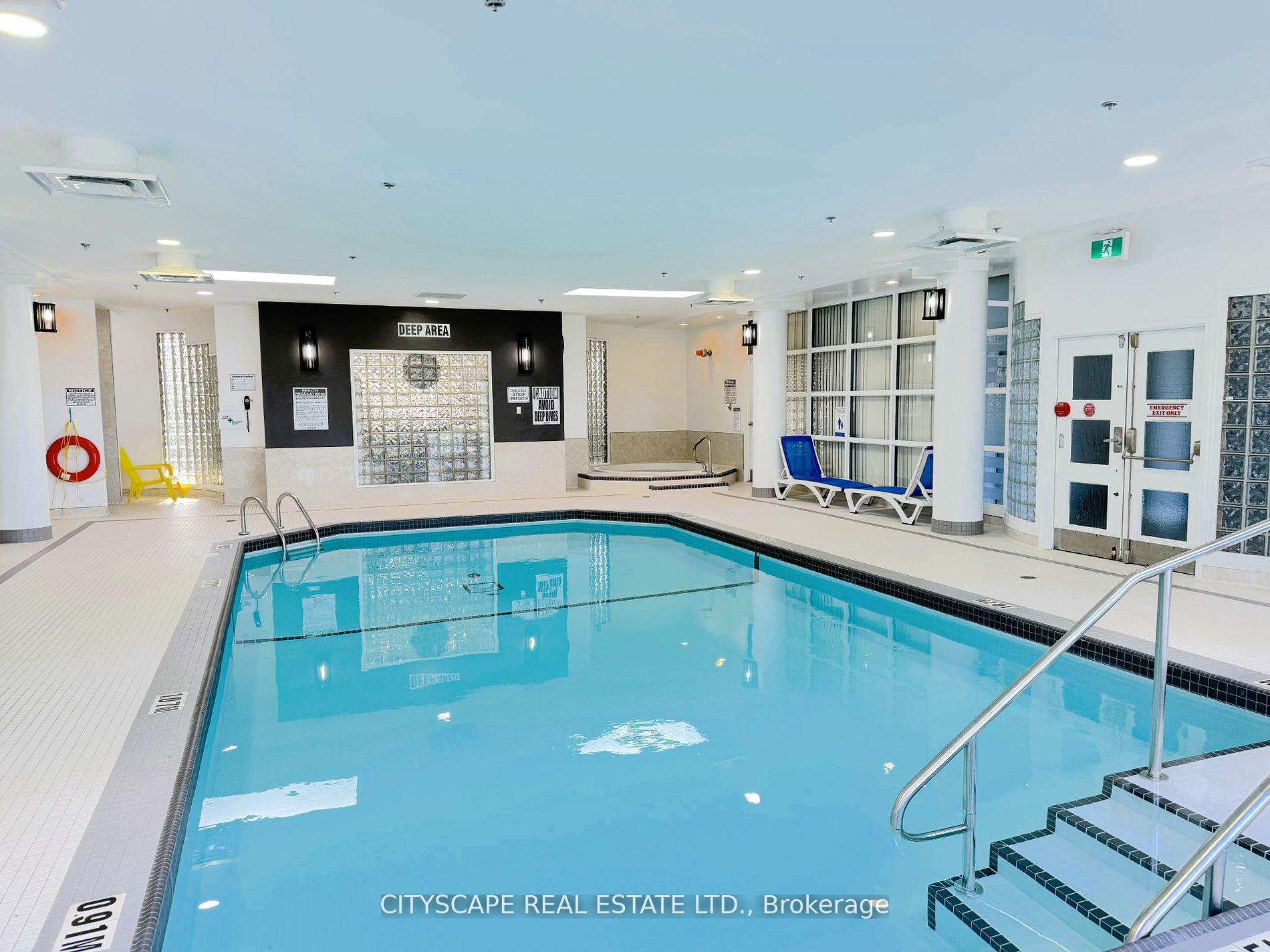 2 Bedrooms Condo at 25 Trailwood, Mississauga For sale