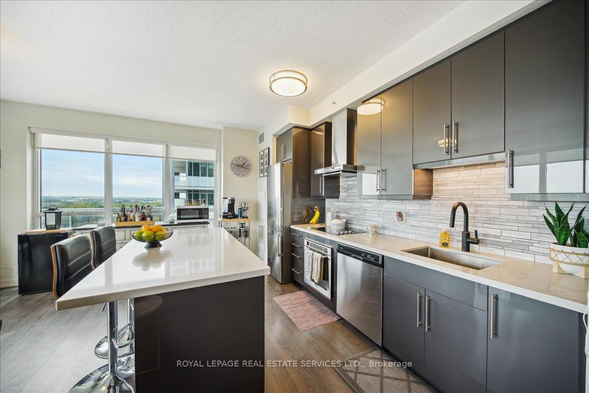 2 Bedrooms Condo at 2081 Fairview, Burlington For sale