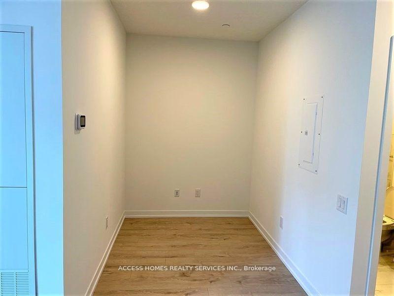 2 Bedrooms Condo at 4065 Confederation, Mississauga For sale