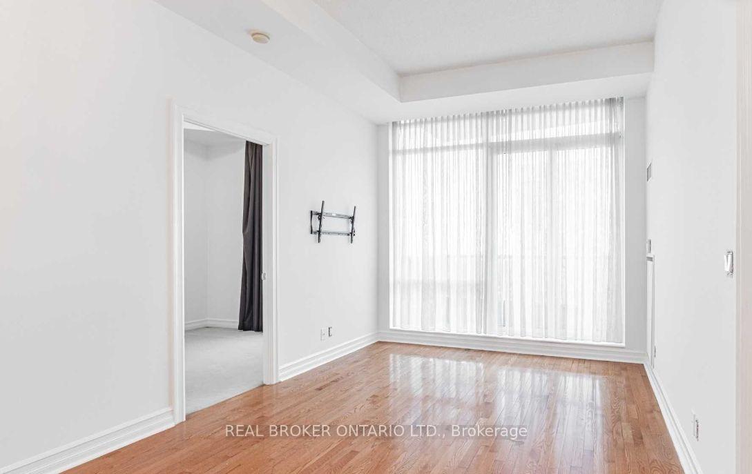 3 Bedrooms Condo at 33 Elm, Mississauga For sale