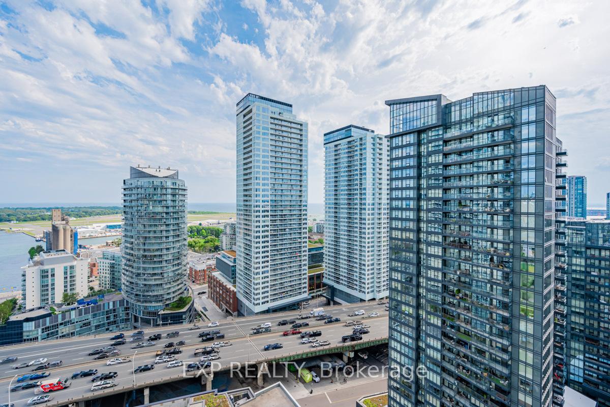 2 Bedrooms Condo at 85 Queens Wharf, Toronto For sale