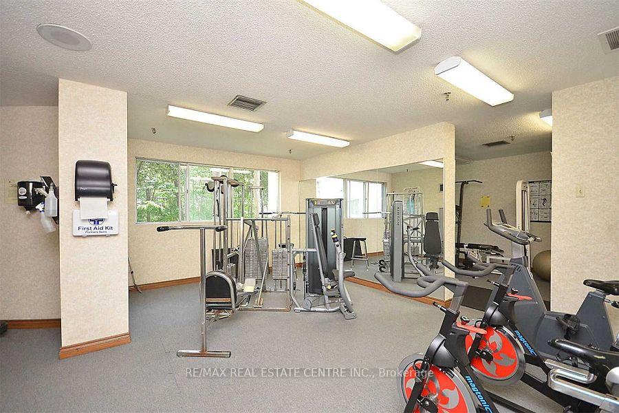 3 Bedrooms Condo at 3695 Kaneff, Mississauga For sale
