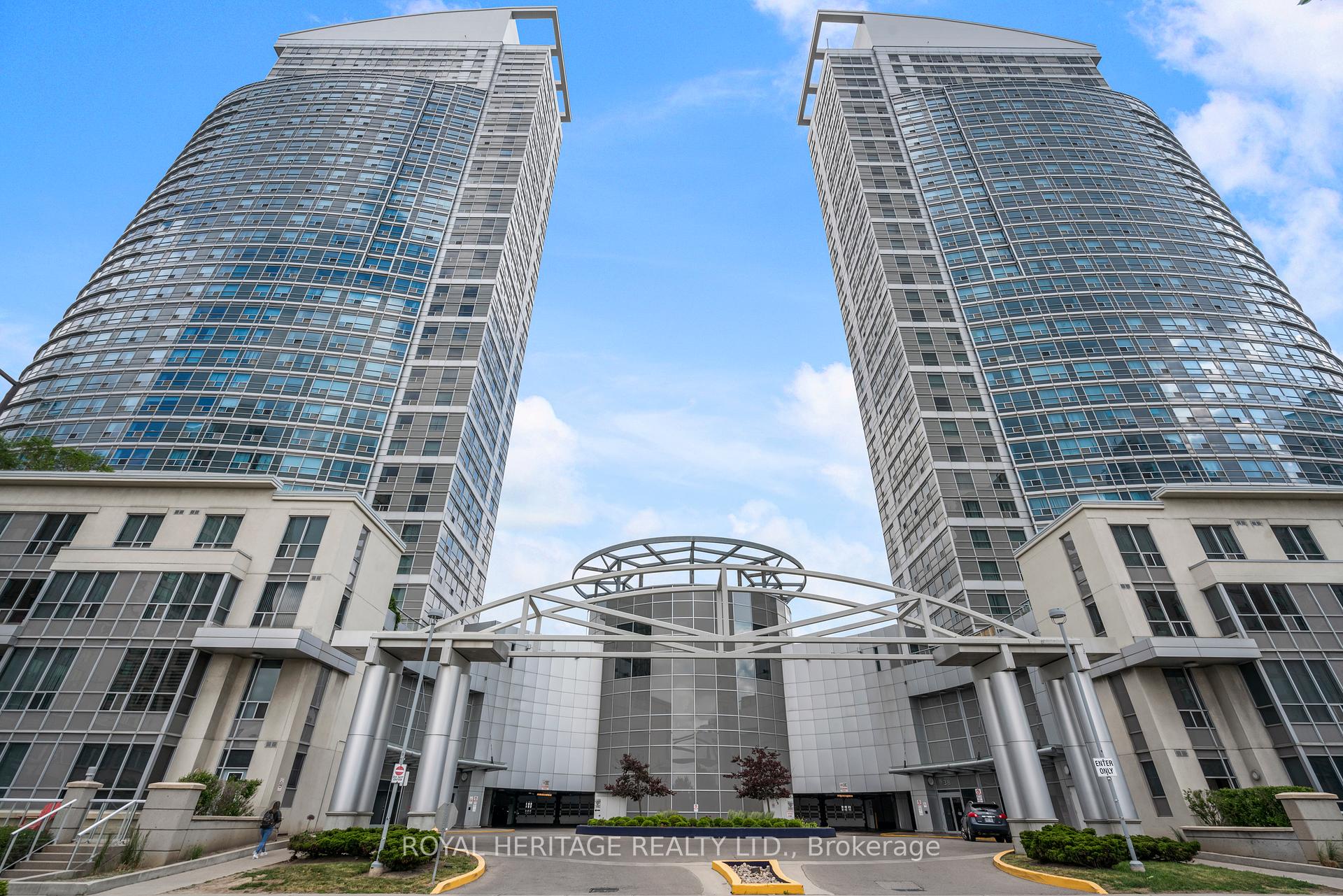 2 Bedrooms Condo at 38 Lee Centre, Toronto For sale