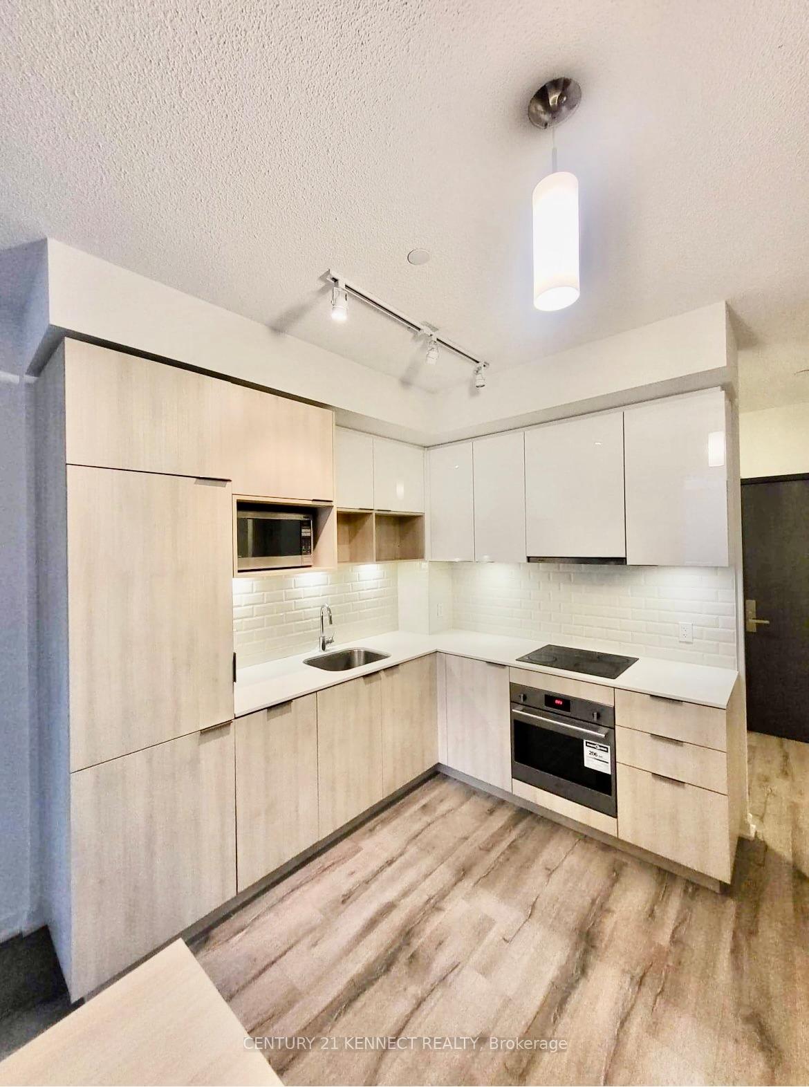 2 Bedrooms Condo at 52 Forest Manor, Toronto For sale