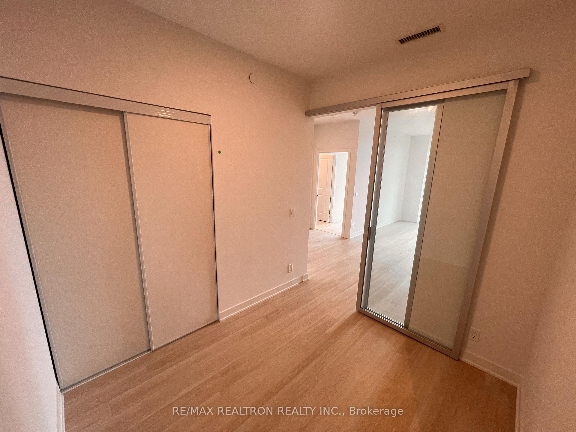 2 Bedrooms Co-op at 30 Upper Mall,  Vaughan For sale