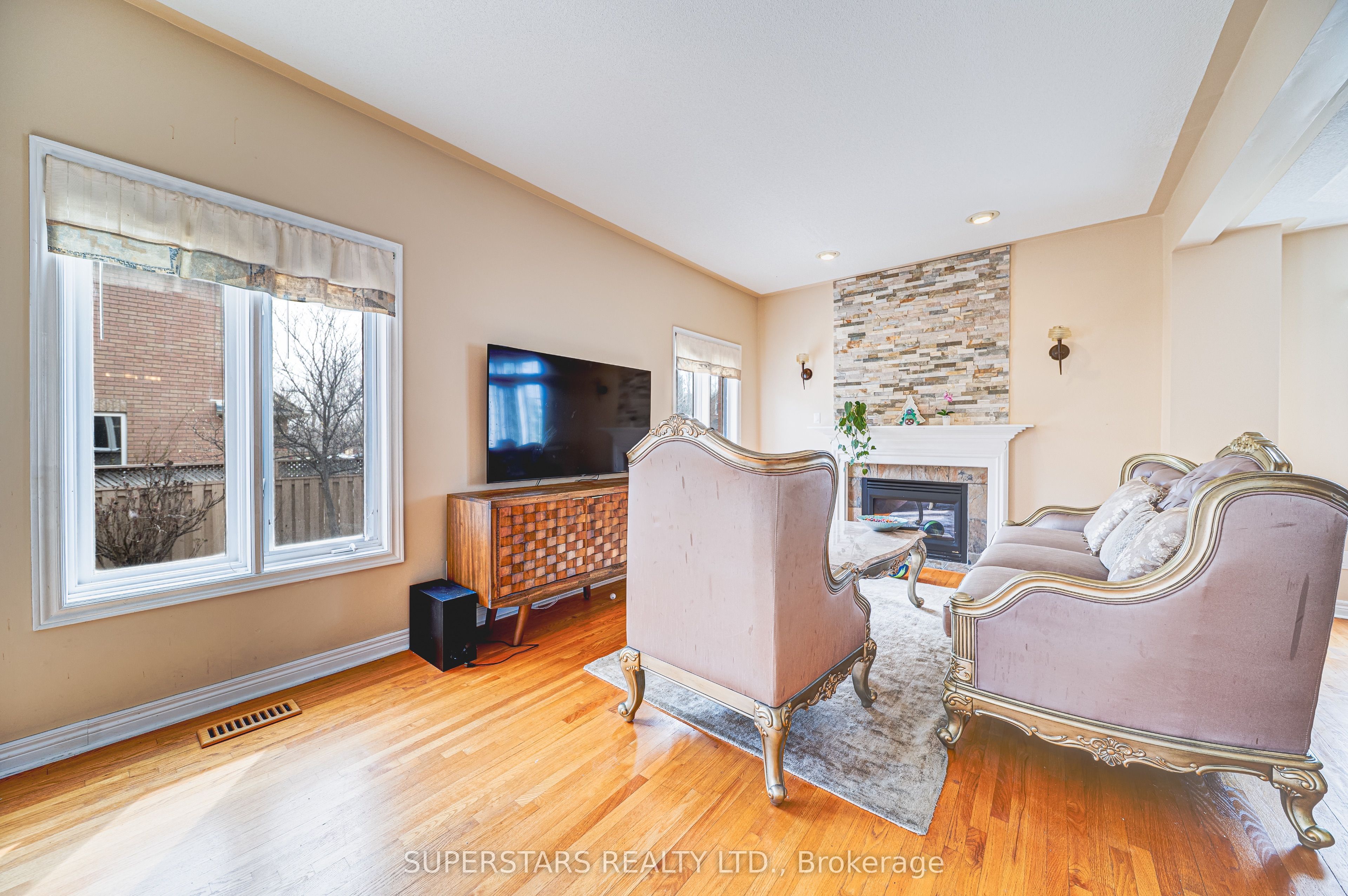 207 Frank Endean Road