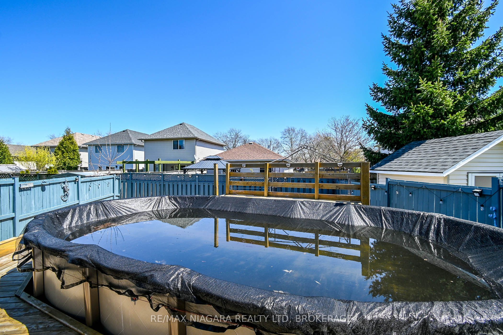 14 JENNIFER Crescent