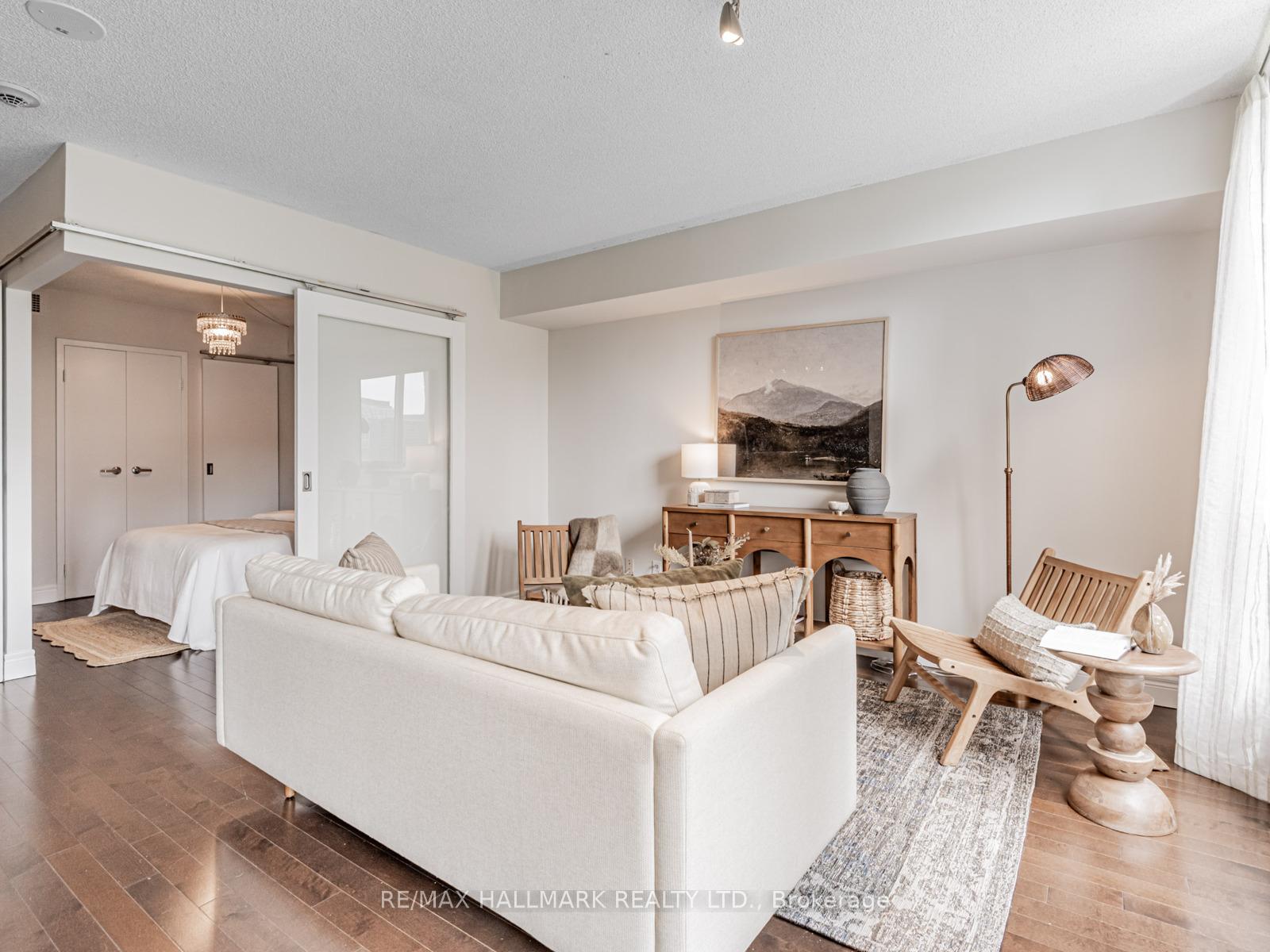 1 Bedroom Condo at 75 Dalhousie, Toronto For sale