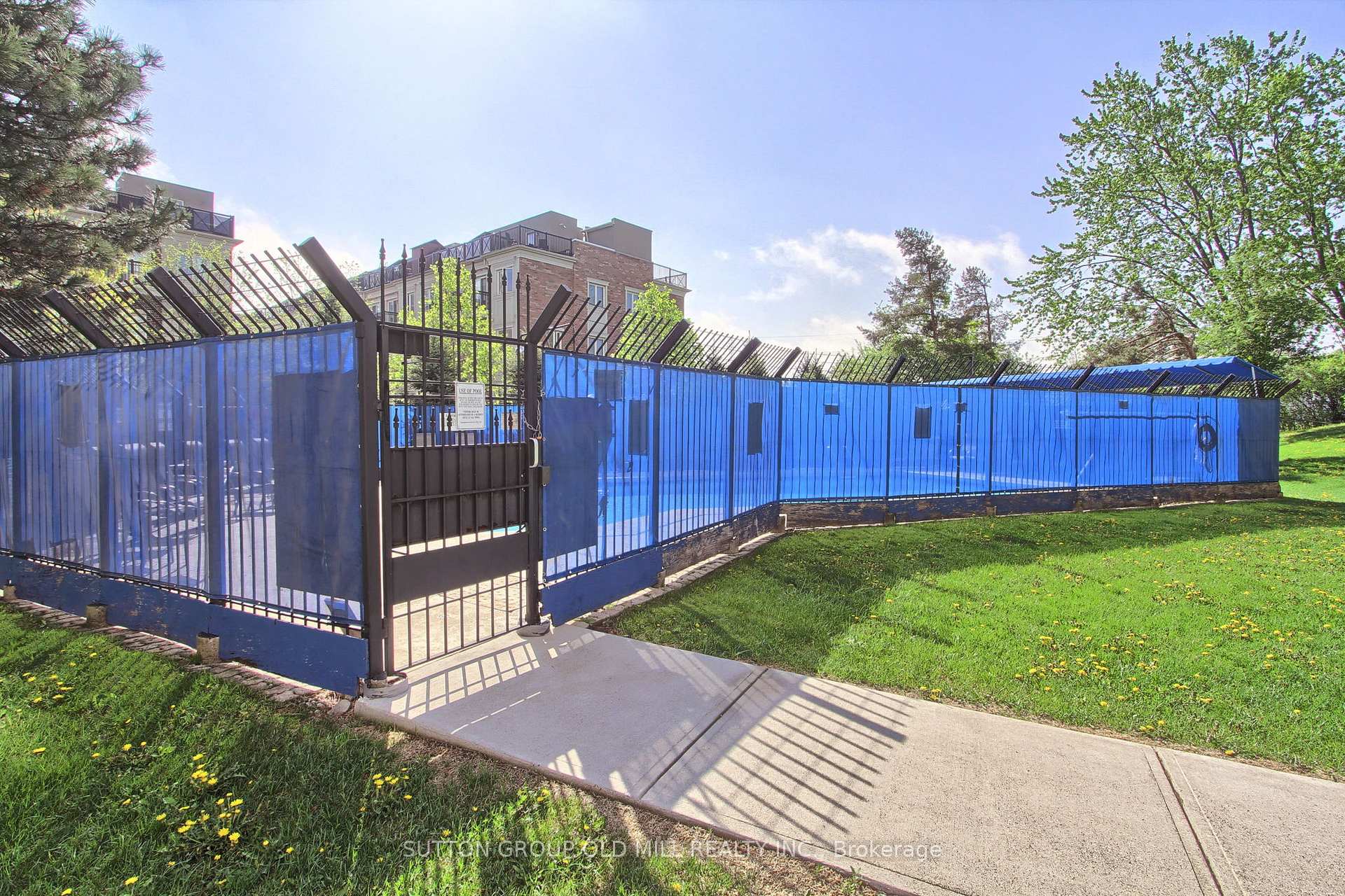 3 Bedrooms Condo at 133 Torresdale, Toronto For sale