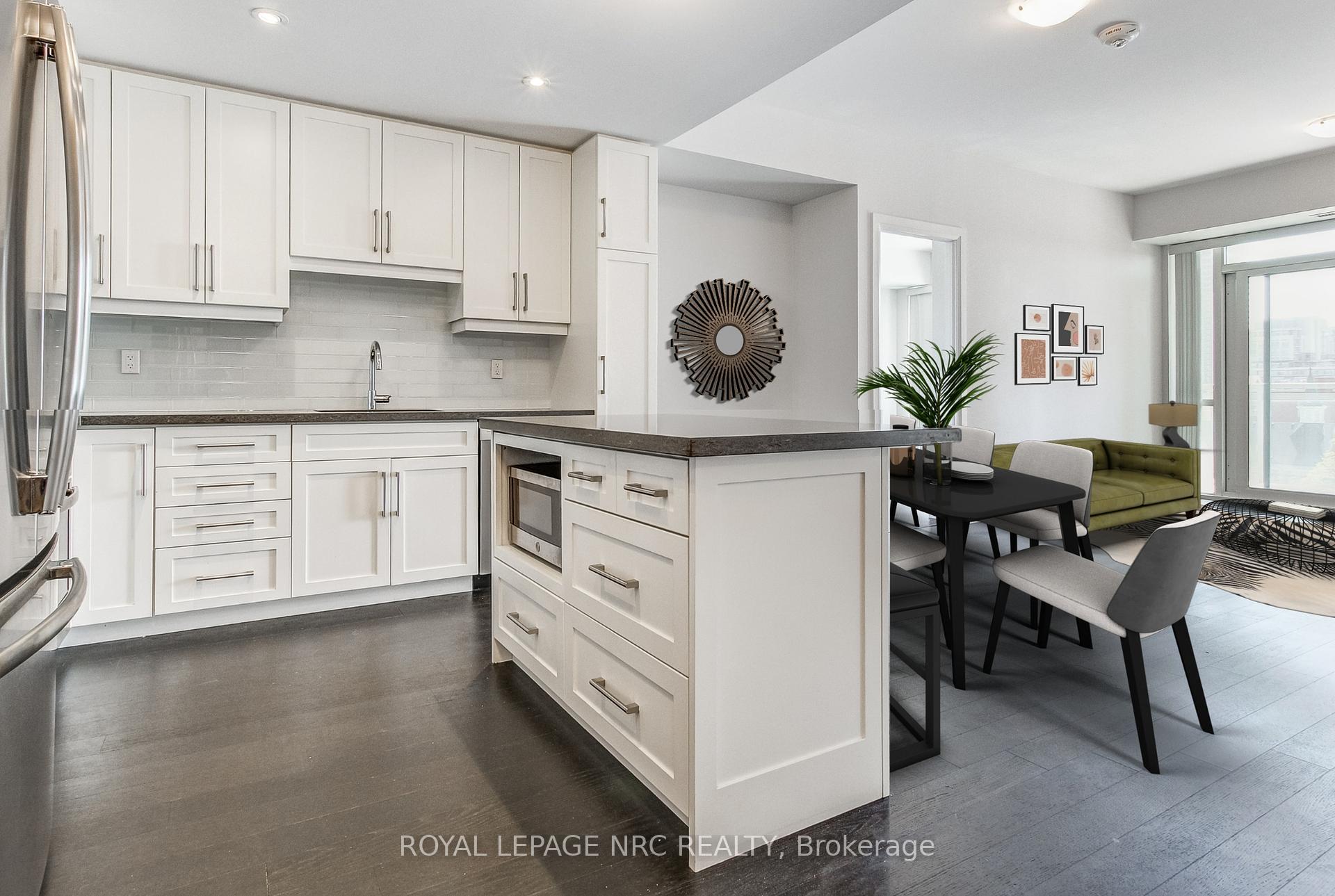 2 Bedrooms Condo at 2025 Maria, Burlington For sale