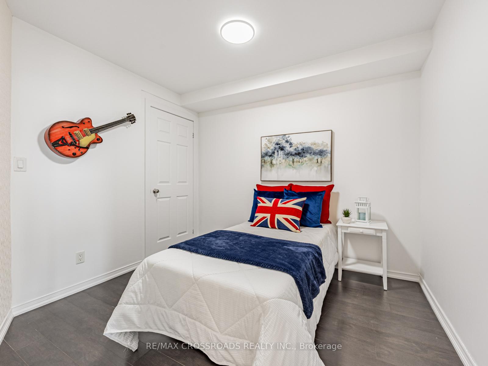 2 Bedrooms Condo at 6 Rosebank, Toronto For sale