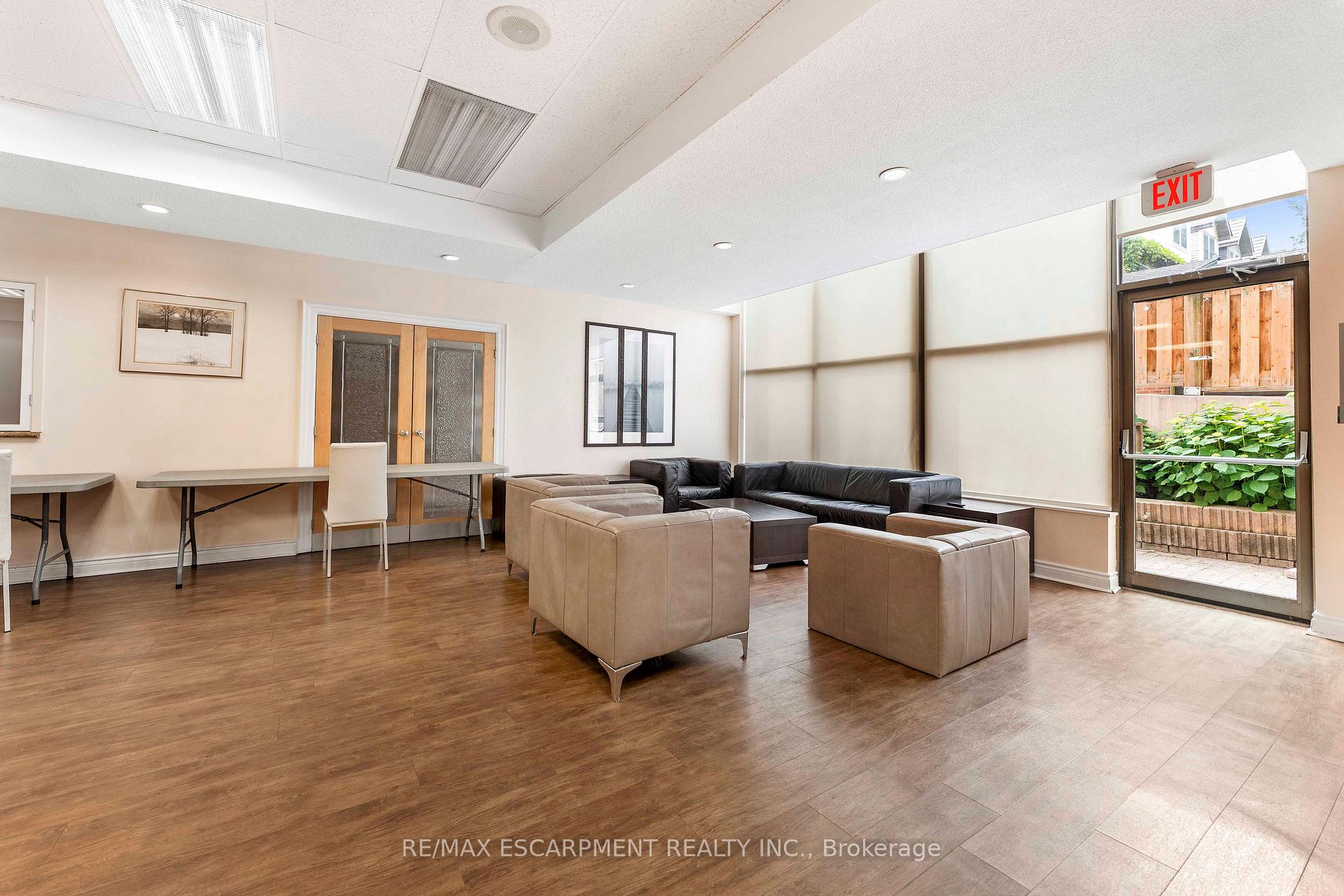 3 Bedrooms Condo at 65 Scadding, Toronto For sale