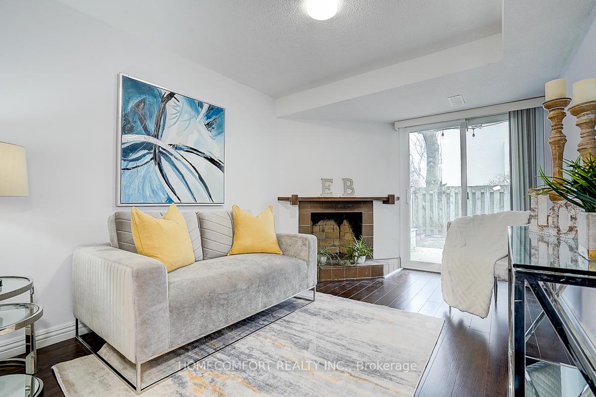 3 Bedrooms Condo at 68 Maris Shepway, Toronto For sale