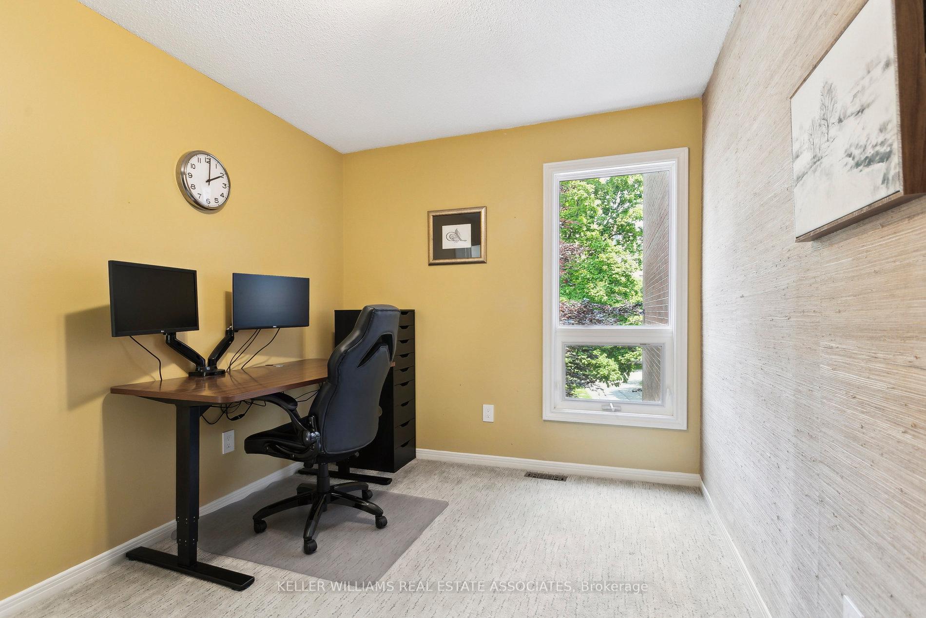 3 Bedrooms Condo at 1250 Marlborough, Oakville For sale