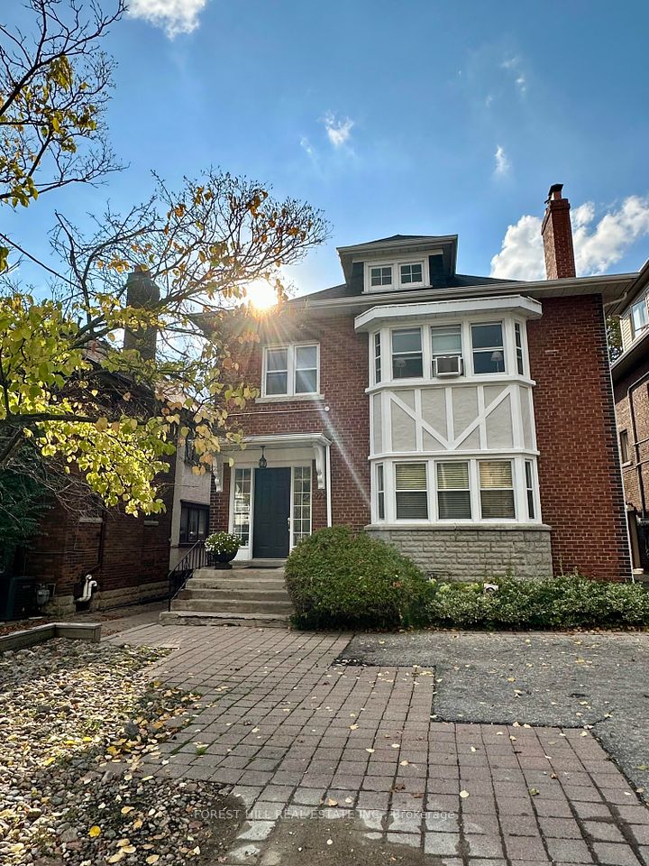 922 Avenue Road