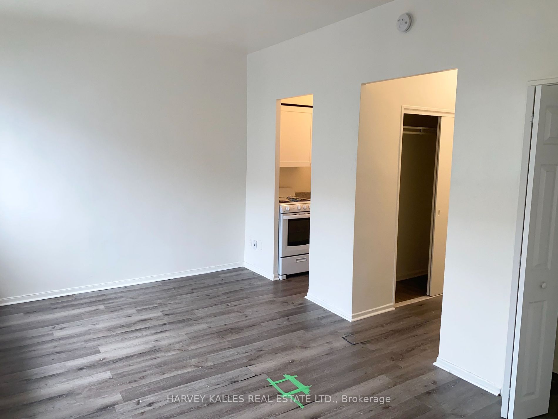 1582 Bathurst Street 107